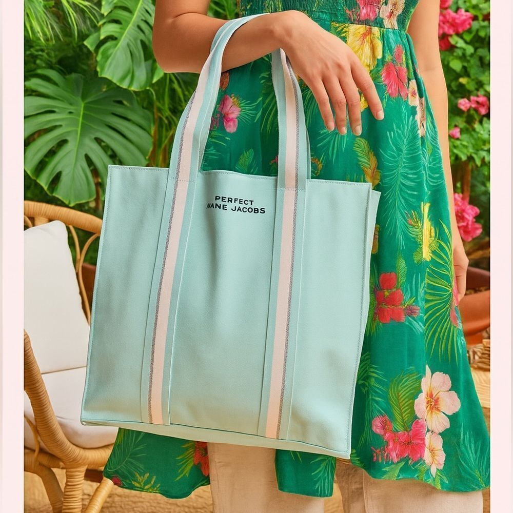 🌟 MARC JACOBS~PERFECT TOTE🌟
👜 “Perfect” Canvas Tote Bag by MARC JACOBS